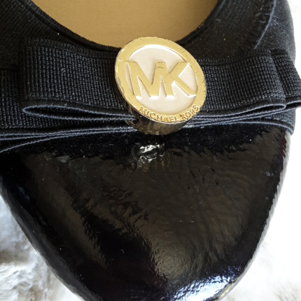 Michael Kors Ballerina Flat w/patent leather toe